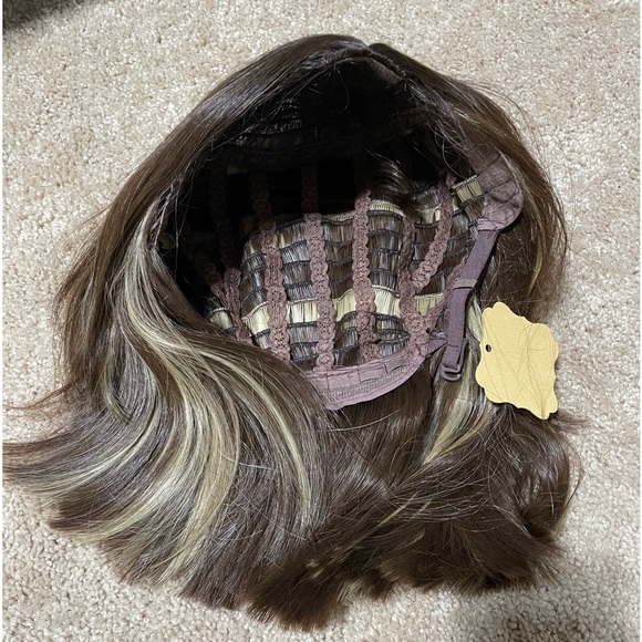NWT 12” brown wig caramel golden highlights center part medium brunette DP - Picture 10 of 16
